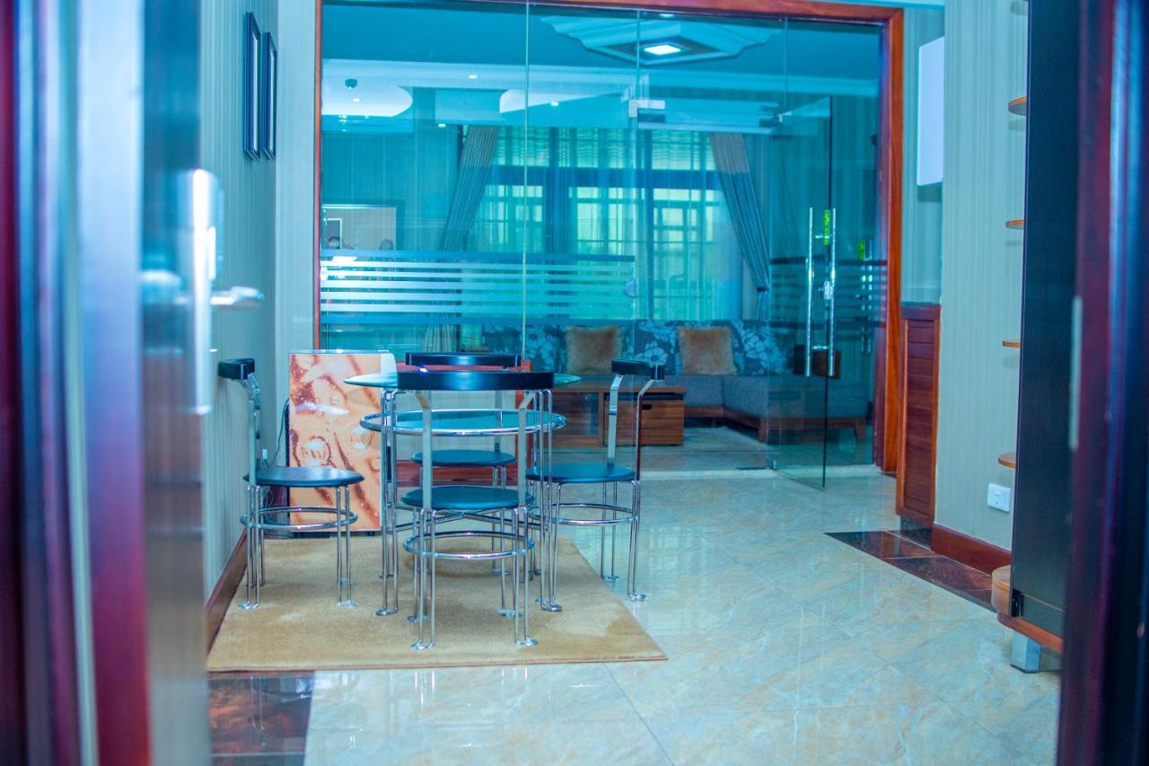 Hera Hotel Кампала Екстериор снимка