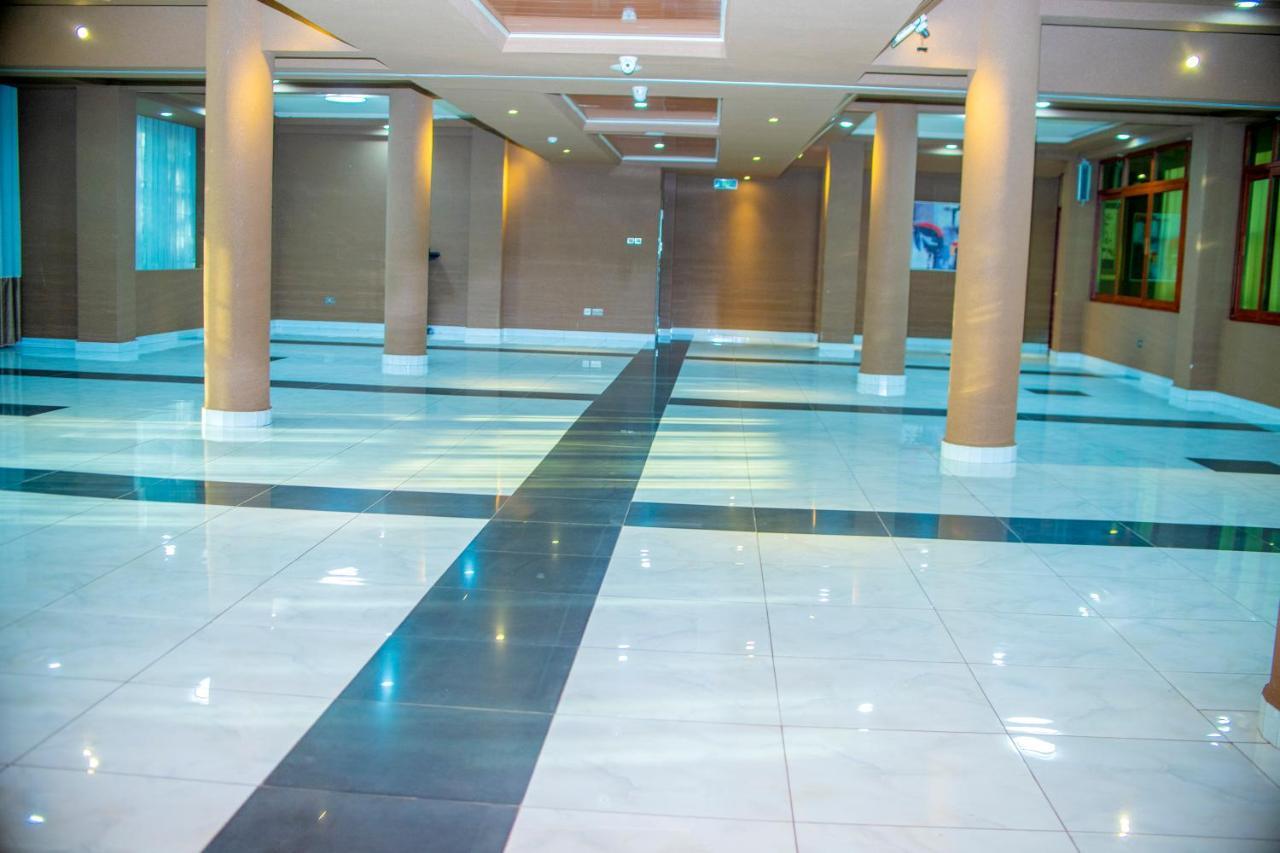 Hera Hotel Кампала Екстериор снимка
