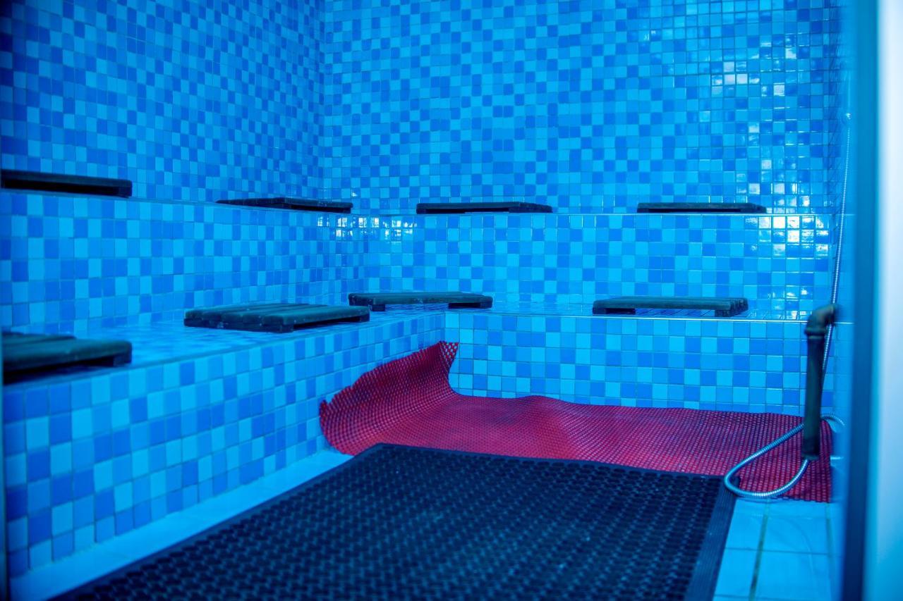 Hera Hotel Кампала Екстериор снимка