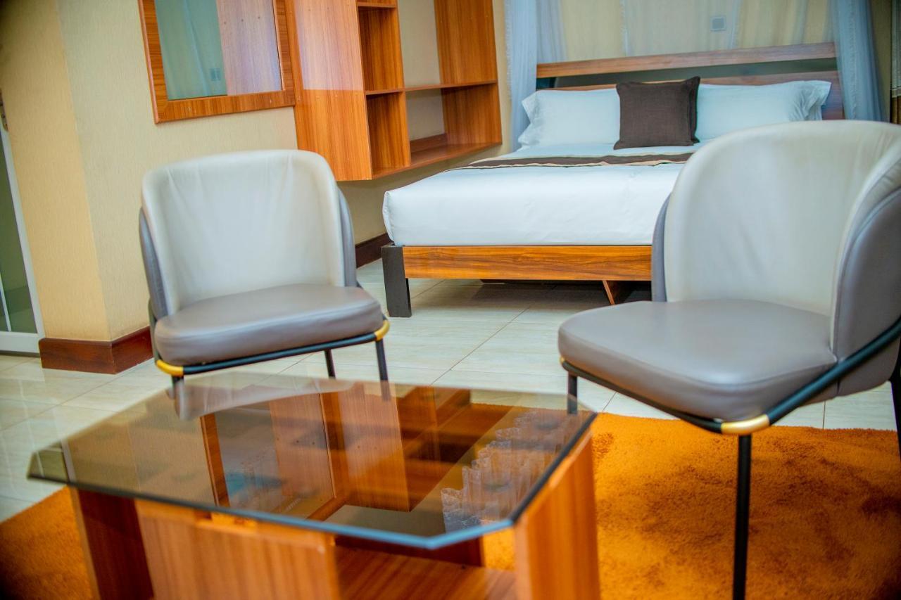 Hera Hotel Кампала Екстериор снимка