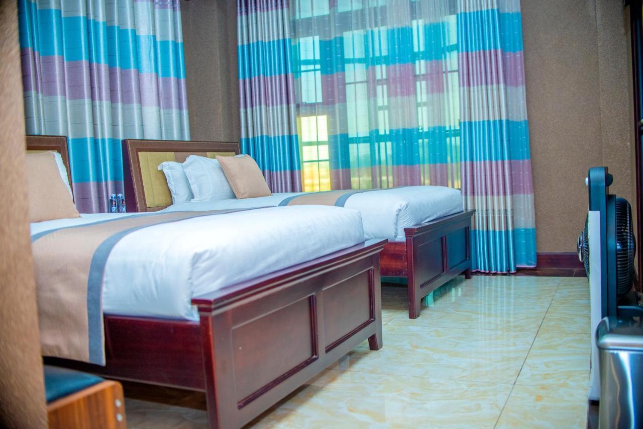 Hera Hotel Кампала Екстериор снимка
