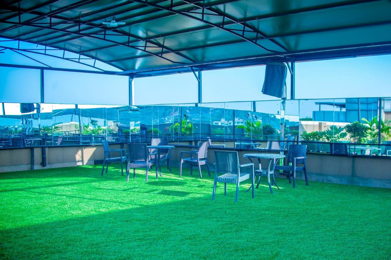 Hera Hotel Кампала Екстериор снимка