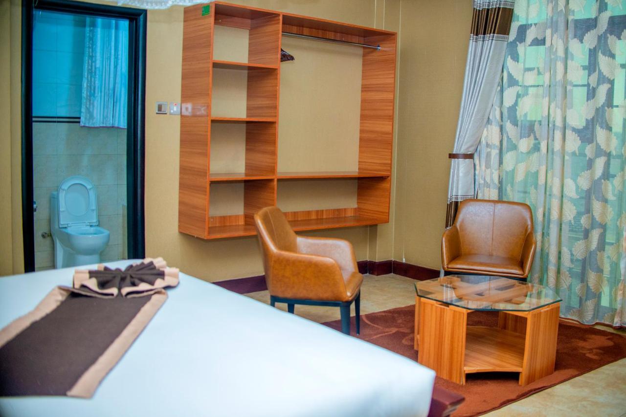 Hera Hotel Кампала Екстериор снимка