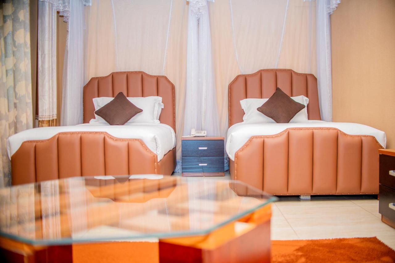 Hera Hotel Кампала Екстериор снимка