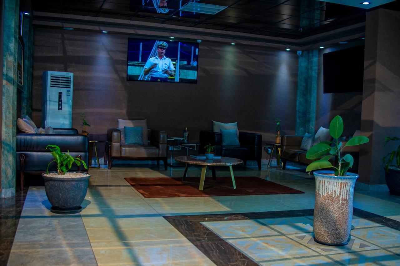 Hera Hotel Кампала Екстериор снимка