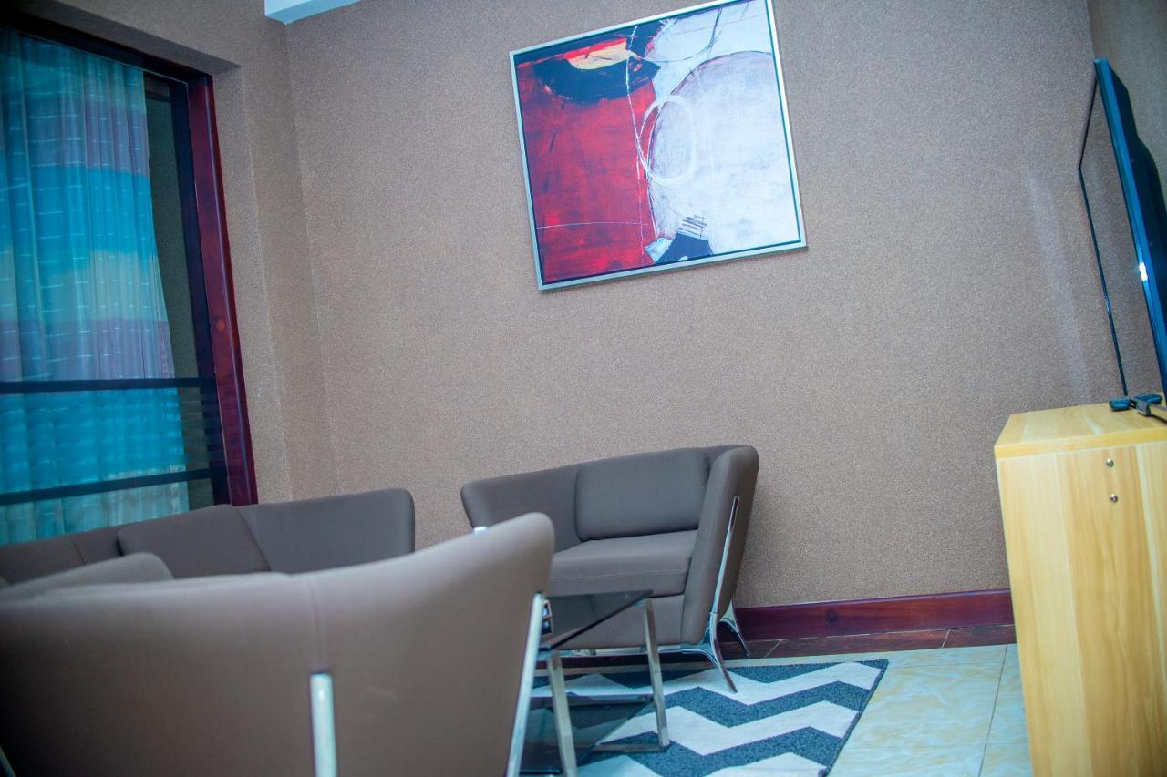 Hera Hotel Кампала Екстериор снимка