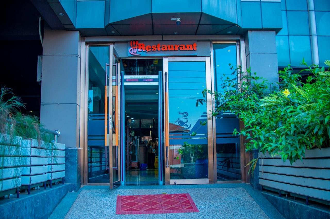 Hera Hotel Кампала Екстериор снимка