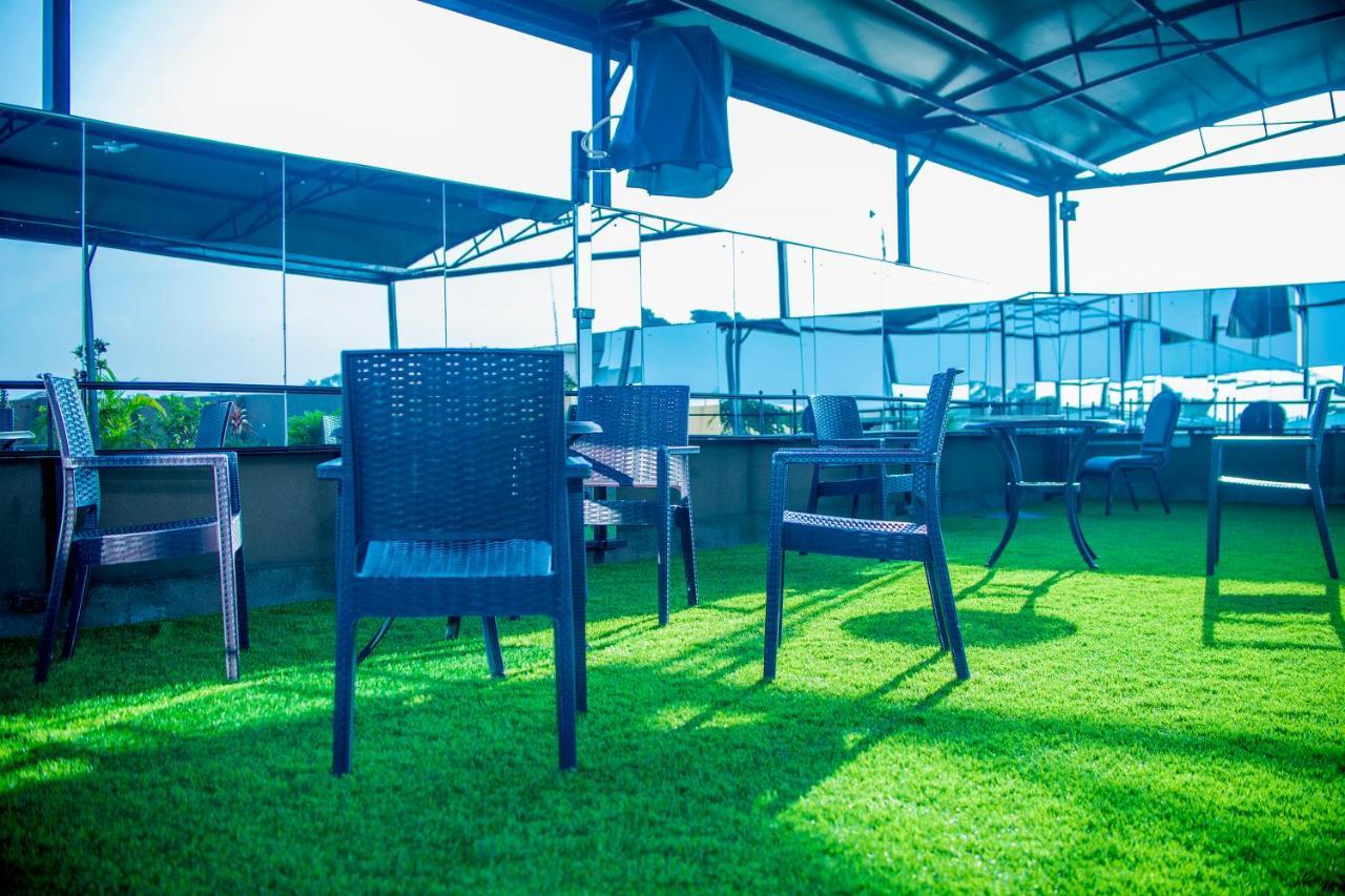 Hera Hotel Кампала Екстериор снимка