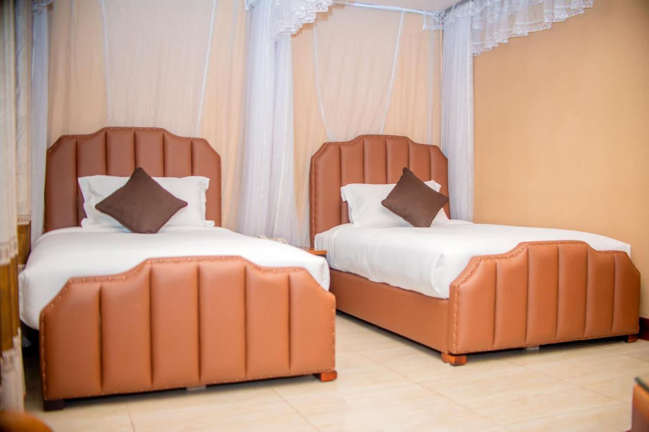 Hera Hotel Кампала Екстериор снимка