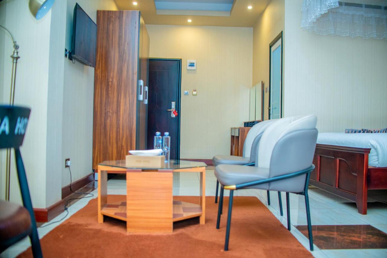 Hera Hotel Кампала Екстериор снимка