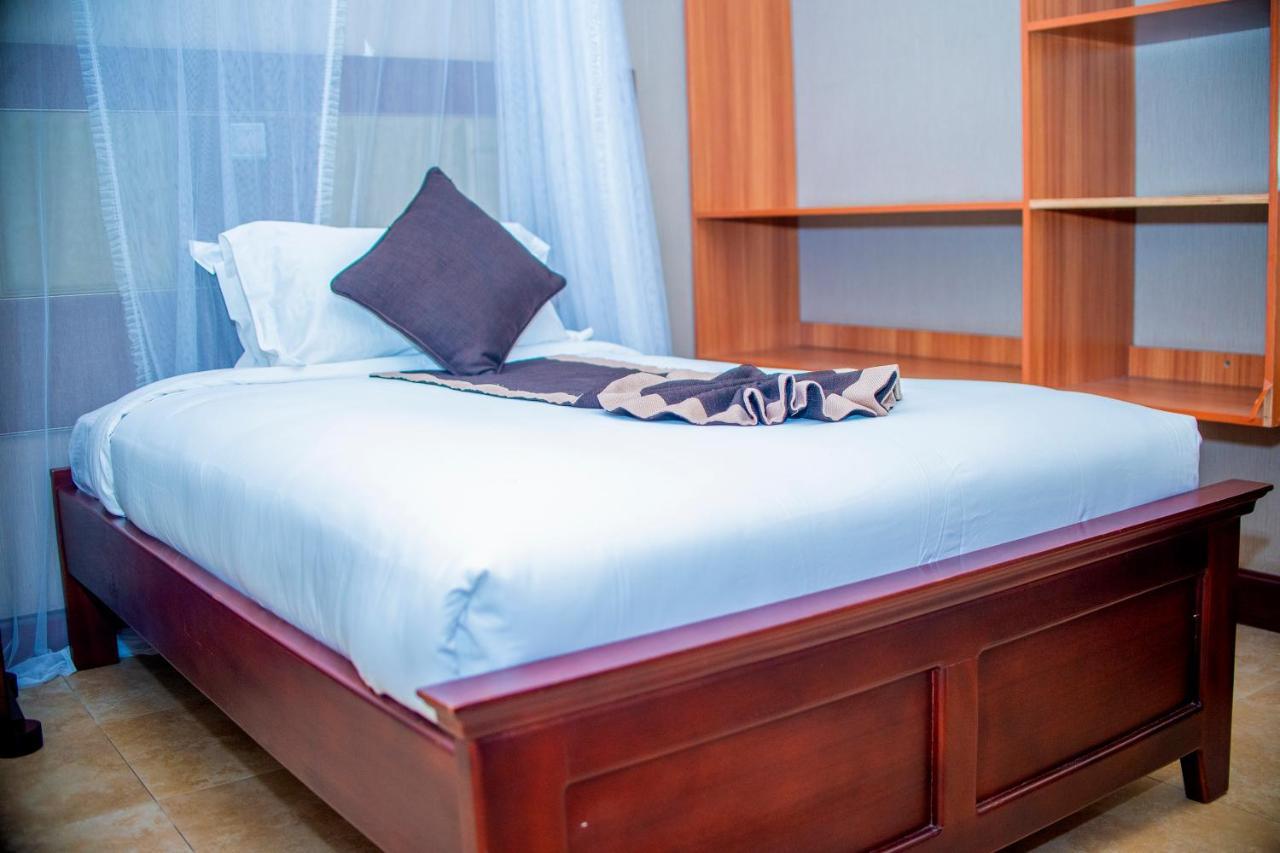 Hera Hotel Кампала Екстериор снимка